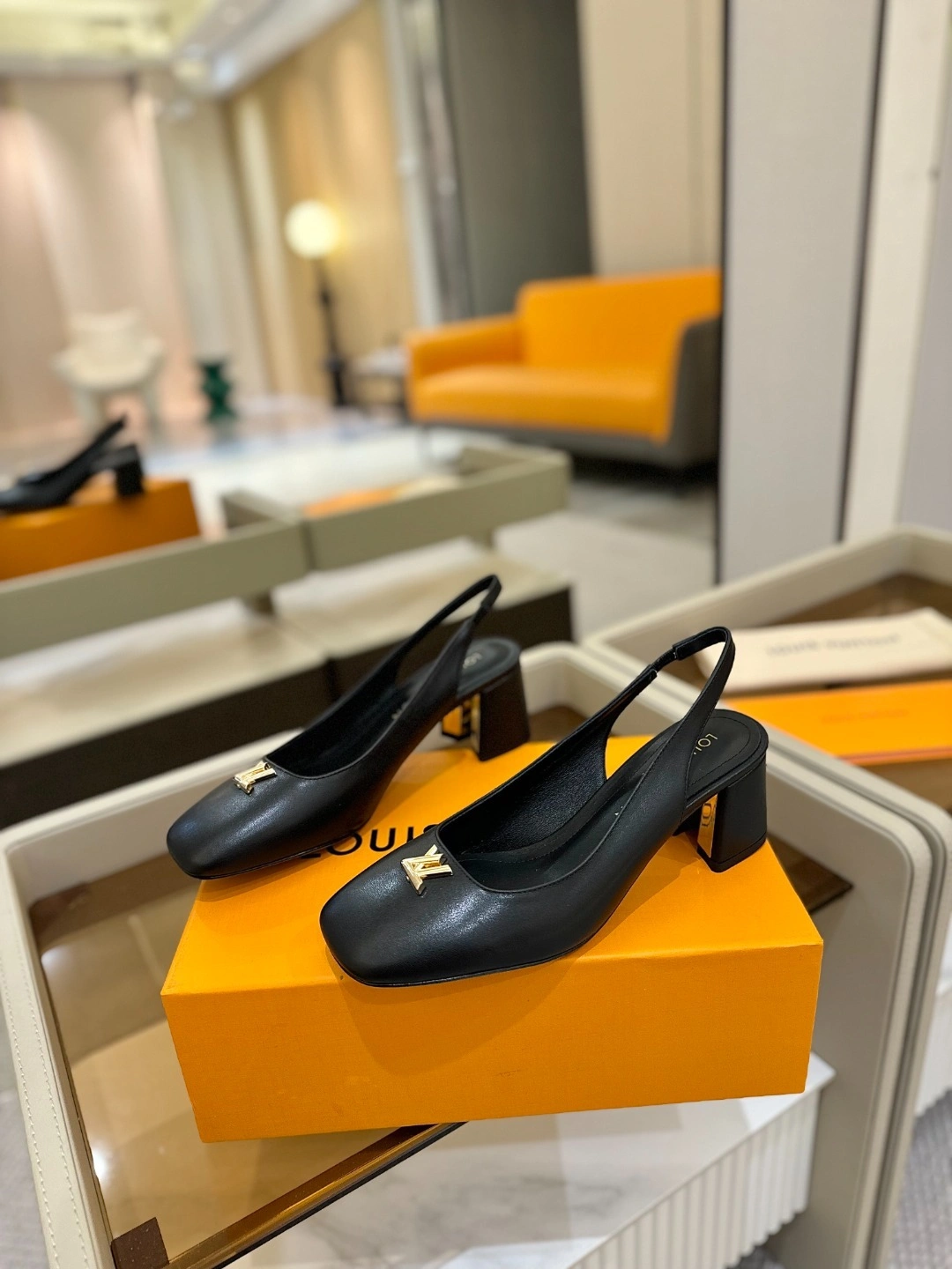 COCO-- 8V 1AGUCM Calfskin goatski Heel height：5.5CM item:E-X158D4129